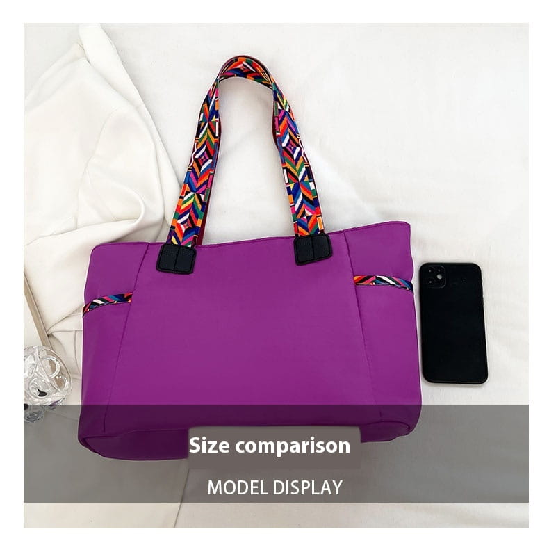 Lila Oxford tyg resväska med svarta ränder och dubbla axelanslutningar