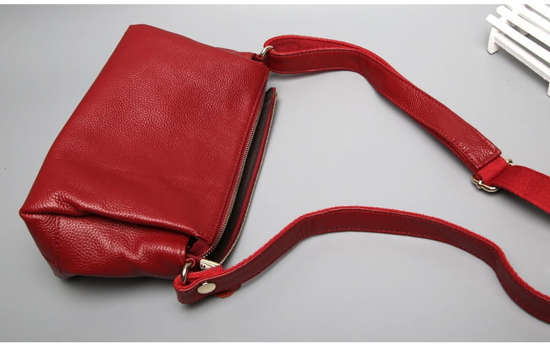 Borsa a traversa in pelle vera con tasche 3D per cinturino regolabile da donna