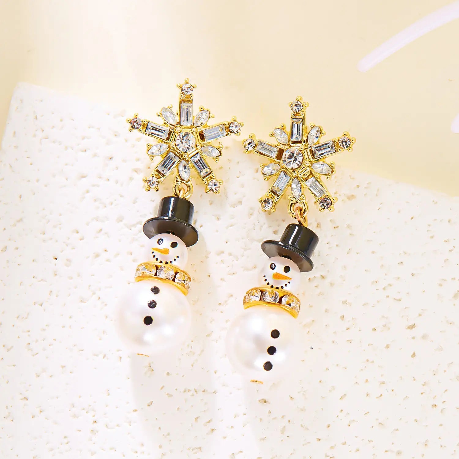 Women’s Fashion Christmas Snowman Pendant Earrings