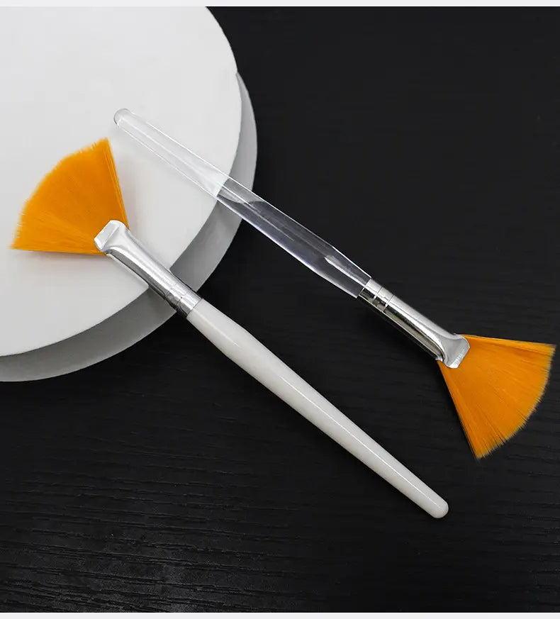 Beauty Tools Fan Brush for Tartaric Acid Applications and Makeup