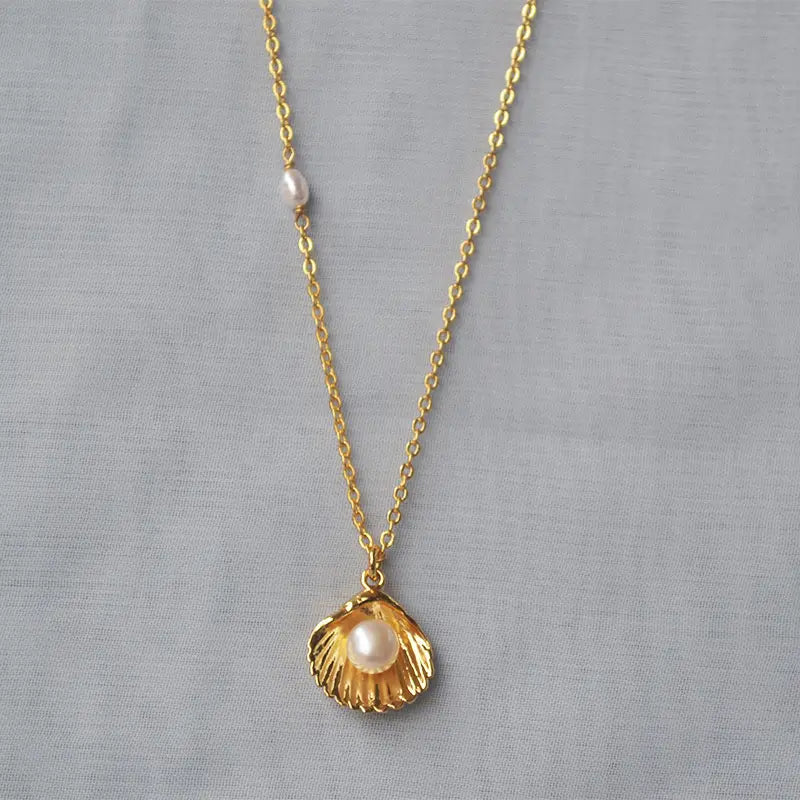 Brass Gold-plated Minimalist Gold Shell Freshwater Pearl Necklace