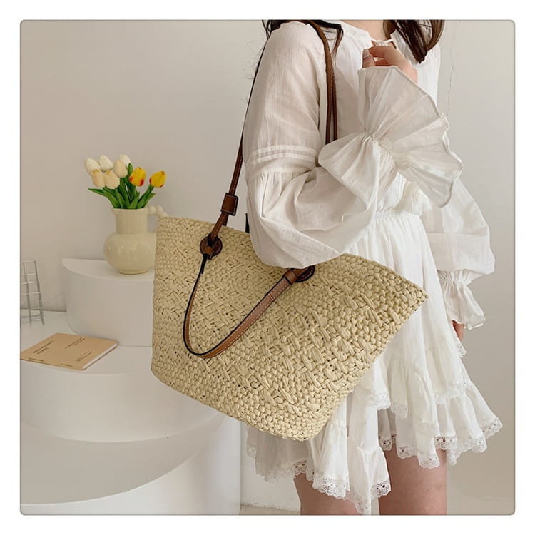 Woven Seaside Beach Bag with Open Pocket and Portable Straw Design