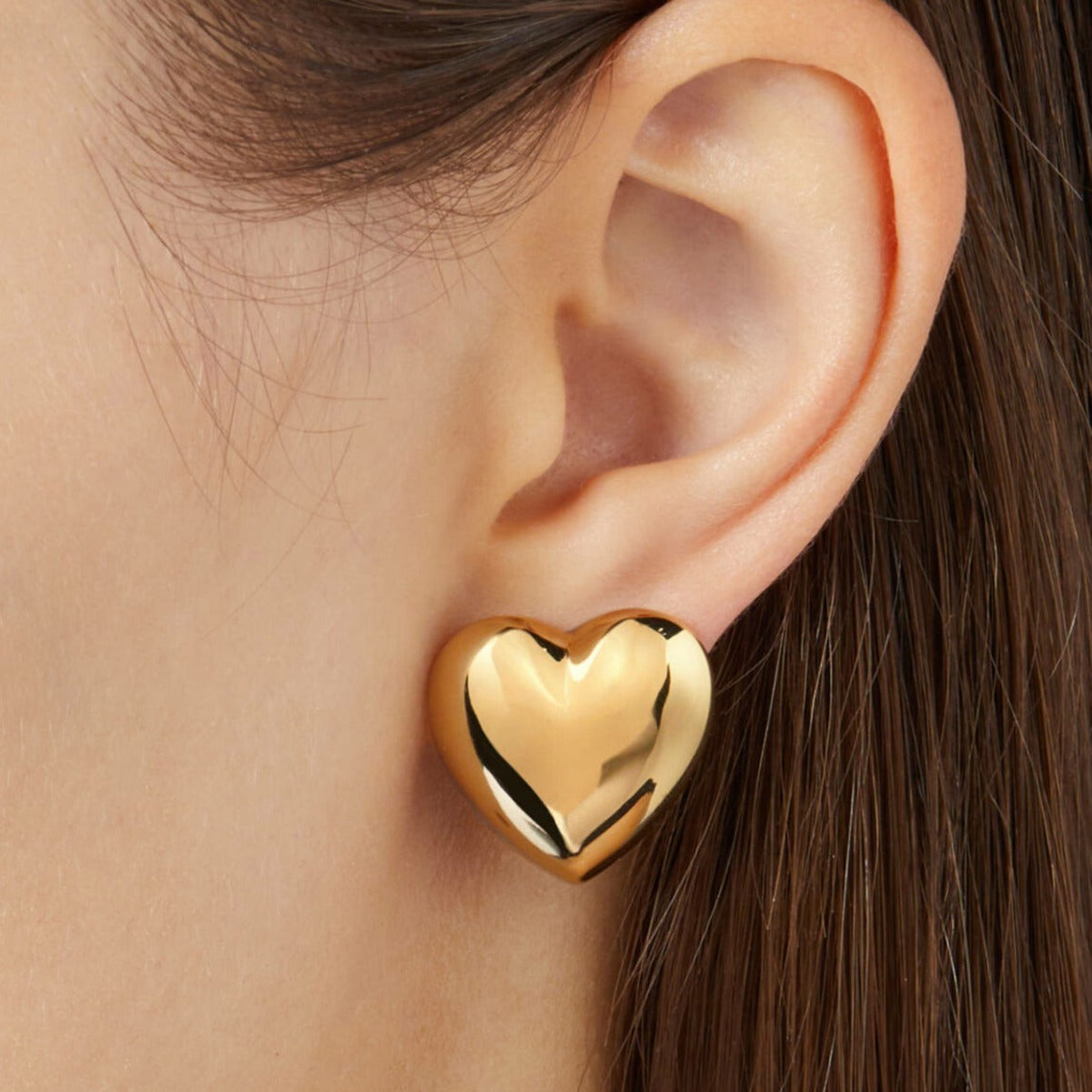 Designer Model Exaggerated Large Love Heart Stud Earrings Stainless Steel Electroplating 18K - Stainless Steel Love