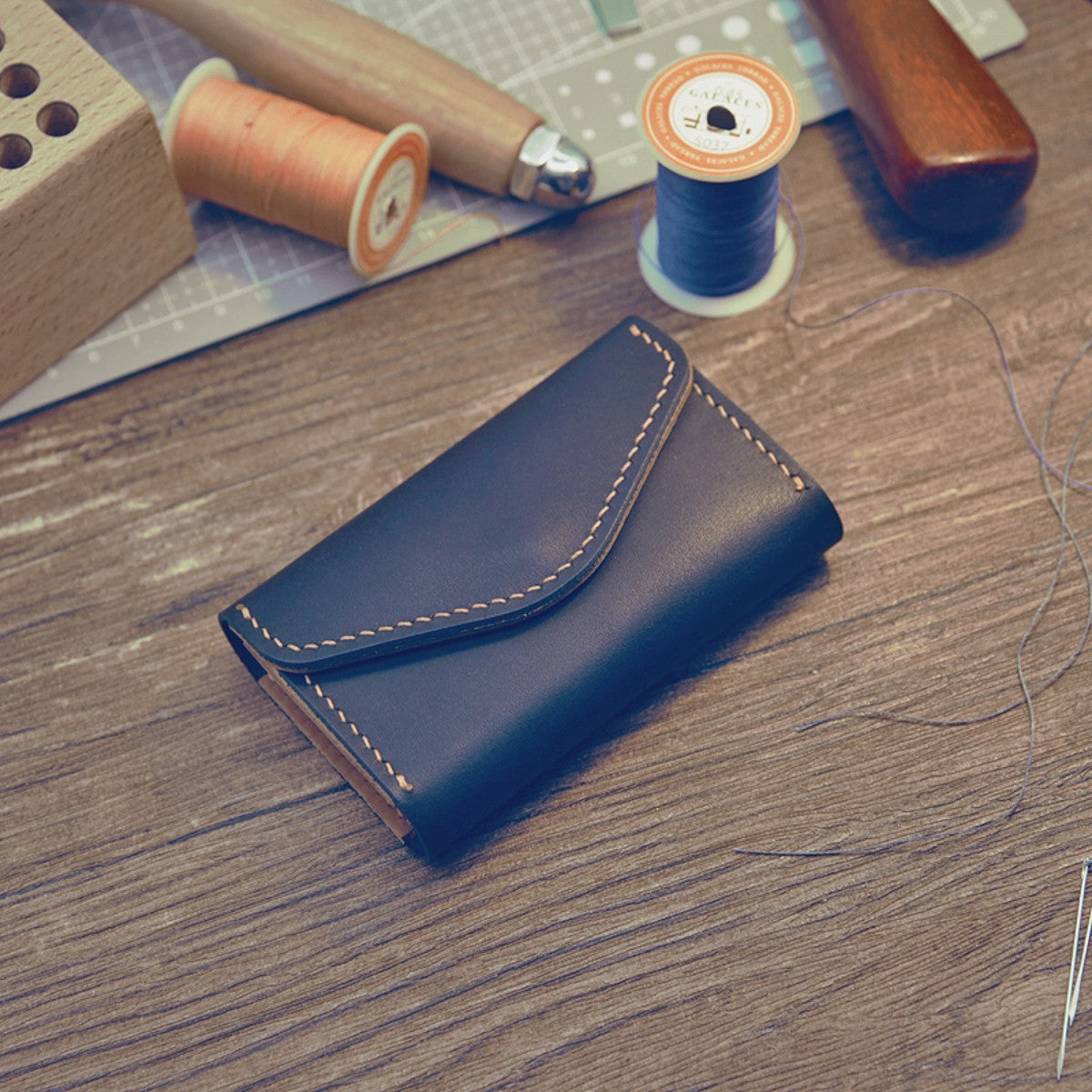 Black and Blue Cowhide Wallet with Contrasting Colors for United States Buyers - Craft Your Quirky DIY Bag Material