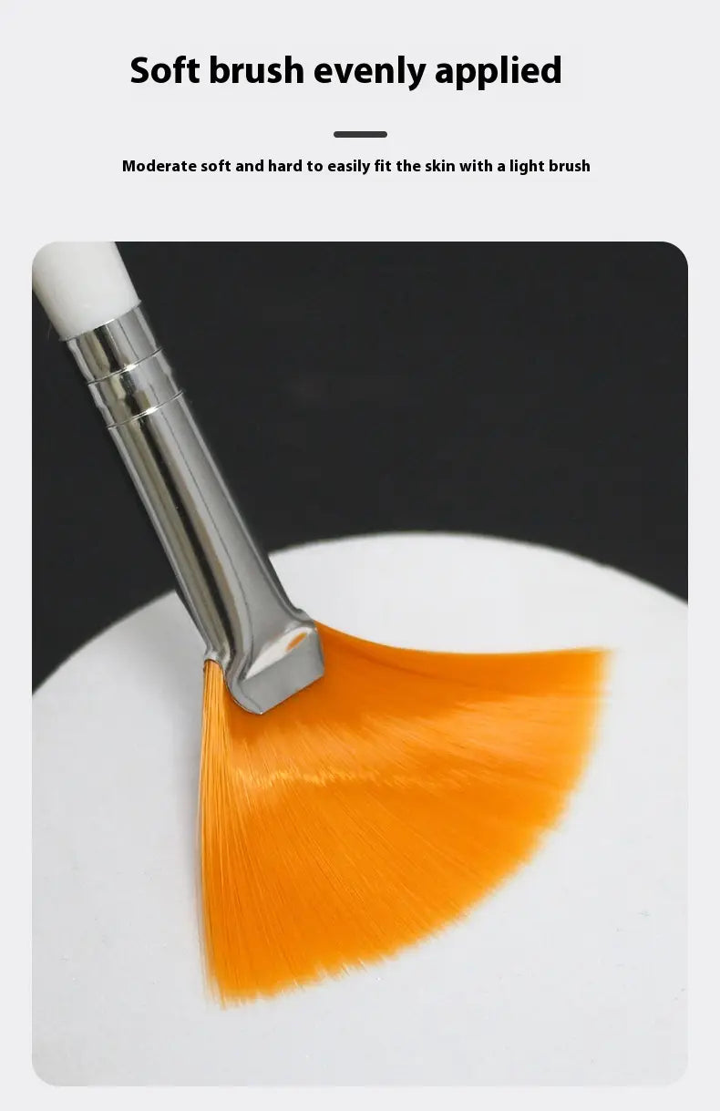 Beauty Tools Fan Brush for Tartaric Acid Applications and Makeup