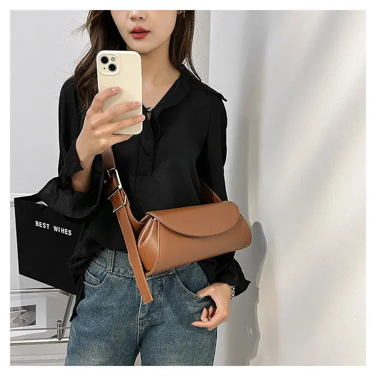 Milky White Cylinder Pu axelväska Justerbar remmulti-färghandväska