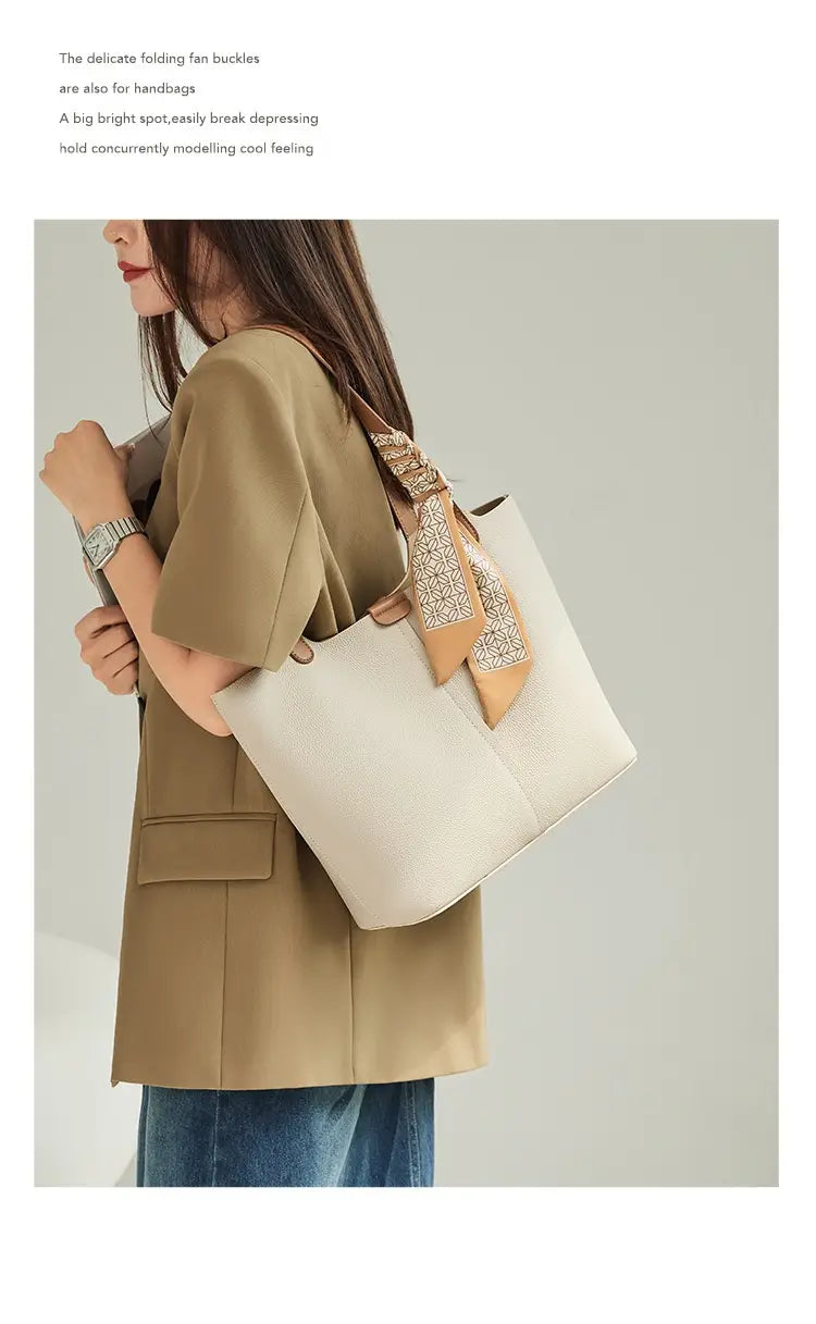 Genuine Leather Fashion Shoulder Bag with Large Capacity Commuter Design