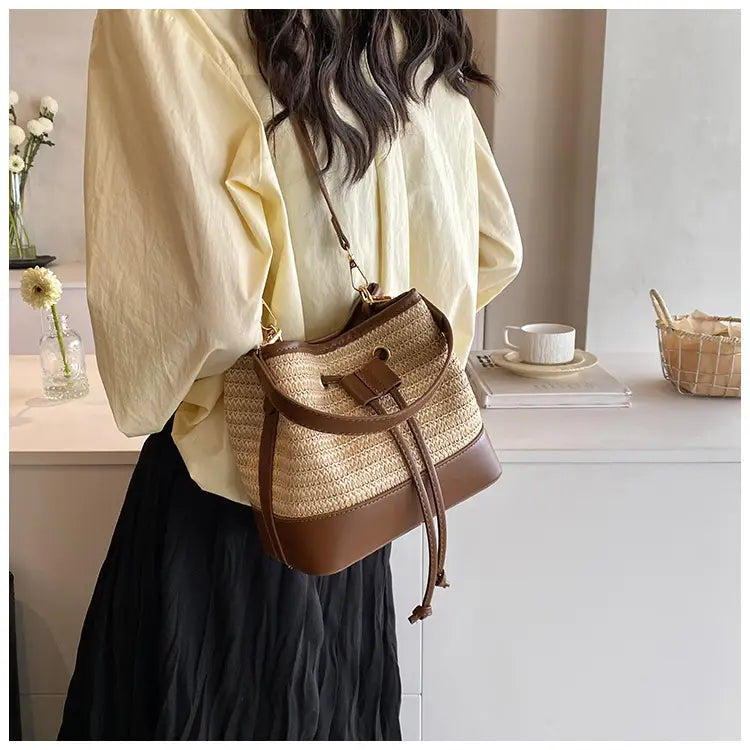 Kudottu ruskea aprikoosi maito tee olkalaukku neliömäinen ristikukkaro hihnalla