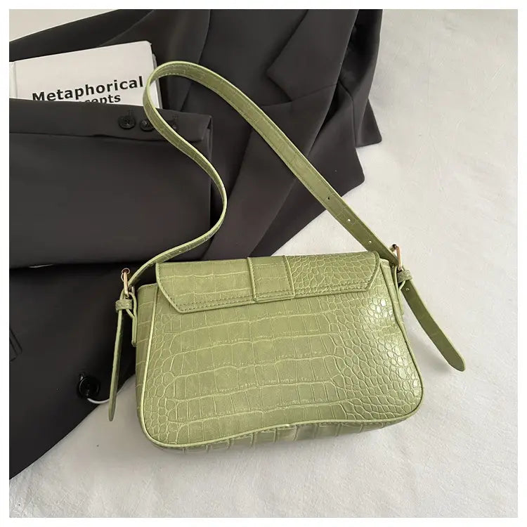 Varine en cuir PU dur avec bandoulière unique en plusieurs couleurs