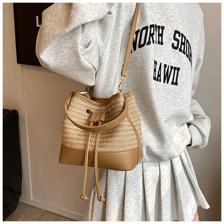 Kudottu ruskea aprikoosi maito tee olkalaukku neliömäinen ristikukkaro hihnalla