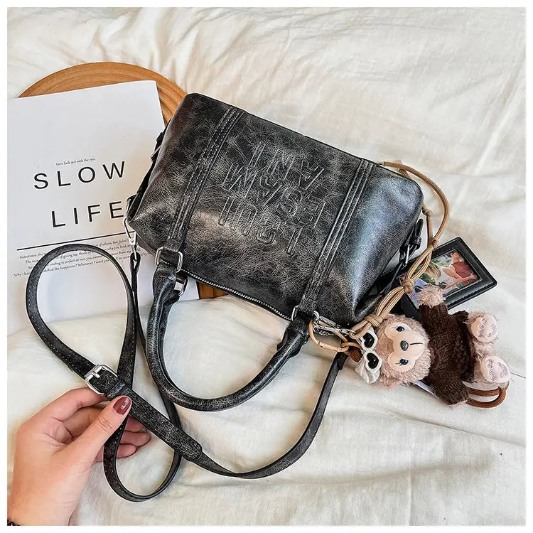 Borsa a tracolla a tracolla in pelle morbida con cerniera per donna