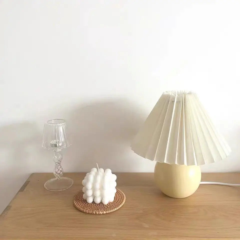 Ceramic Pleated Table Lamp Nordic Bedside Creative Night Light