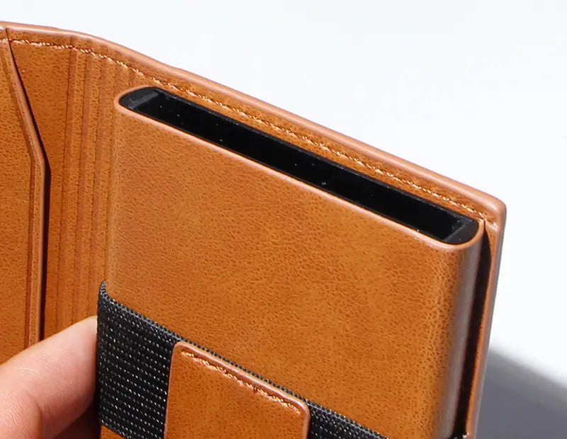 Retro PU Metal Wallet with Carbon Fiber Pattern for Men in the United States