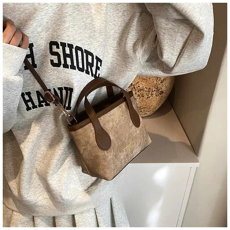 Medium PU axelväska för kvinnor svartbrun med intern mobiltelefonficka