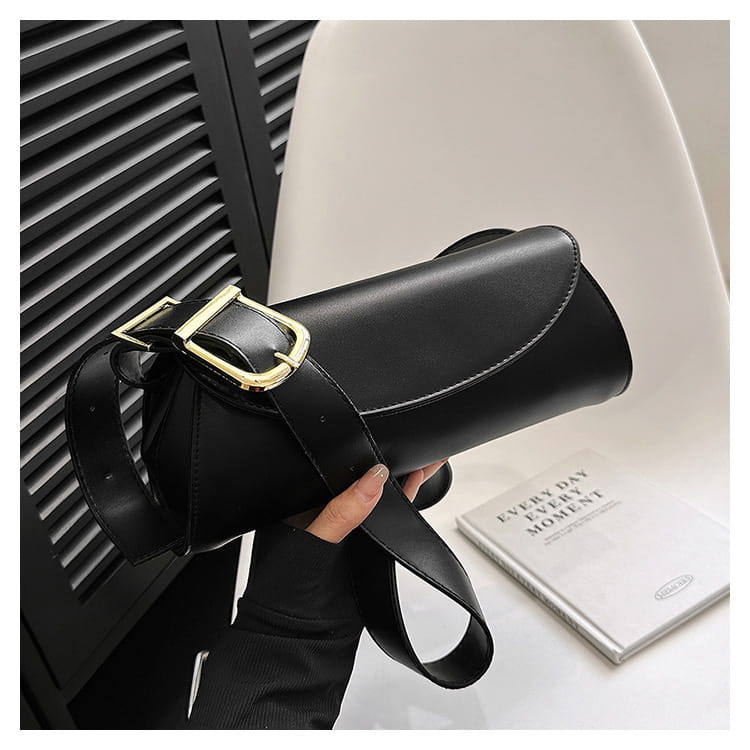 Milky White Cylinder Pu axelväska Justerbar remmulti-färghandväska