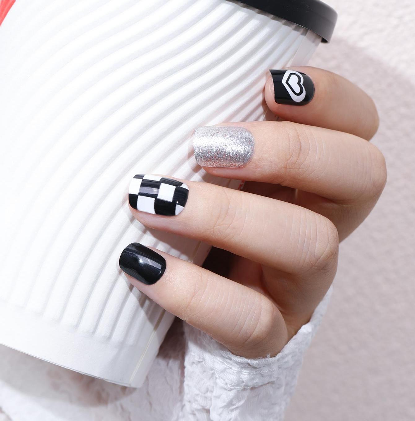 Fake Nail Tip Tulip Patch with Starry Sky and Butterfly Design for Ladies - nail tip tulip patch fake