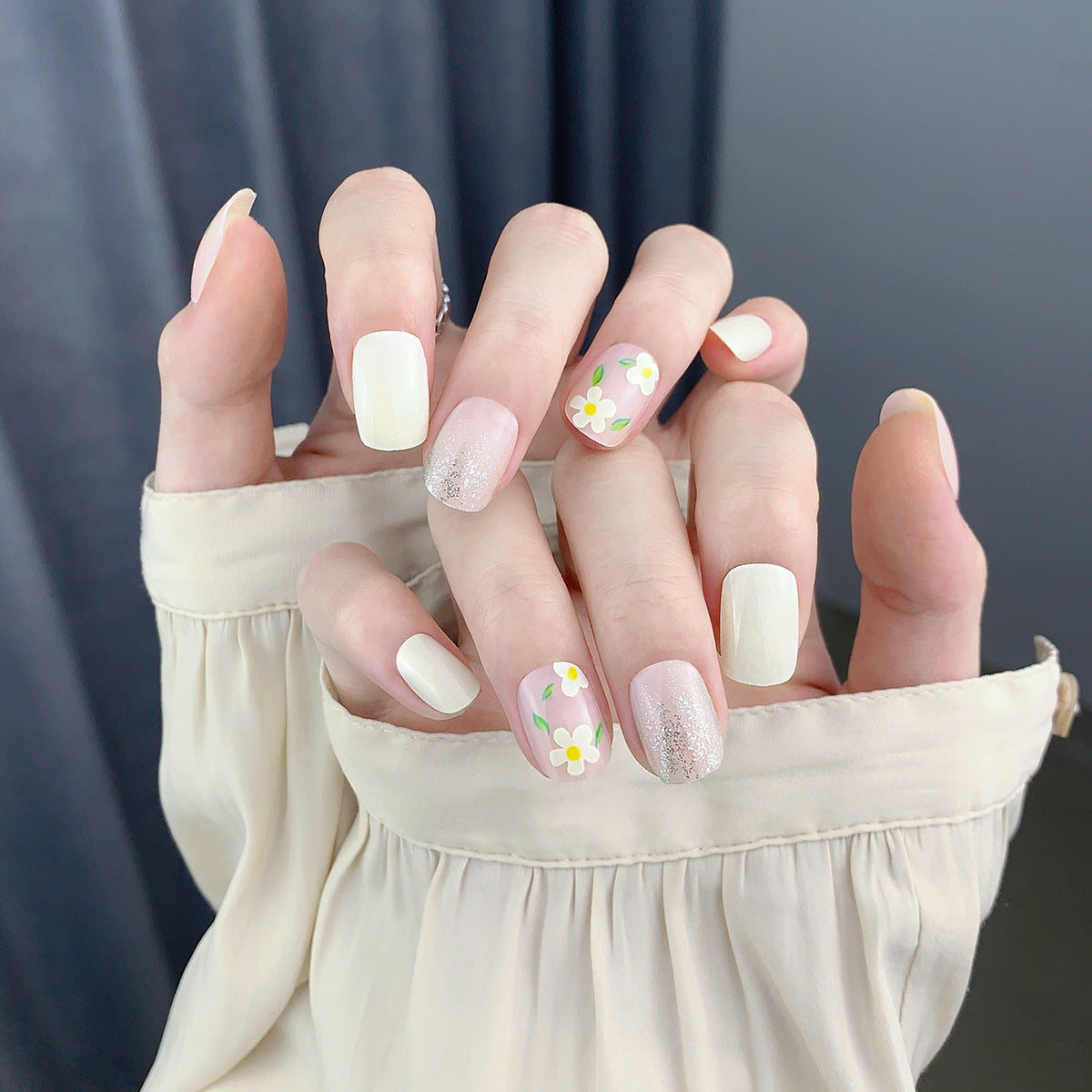 Fake Nail Tip Tulip Patch with Starry Sky and Butterfly Design for Ladies - nail tip tulip patch fake