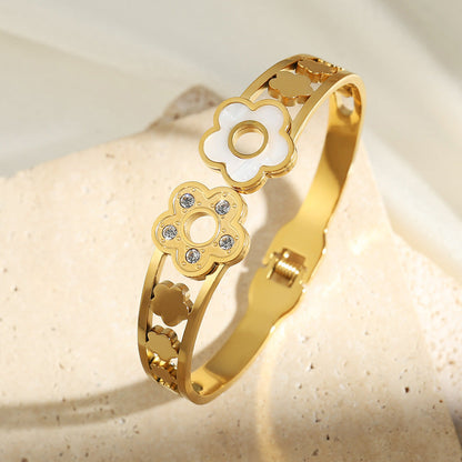 United States Flower Bracelet in Gold Electroplating for CHF Buyers - Five-Leaf Hollow Design Women united states chf