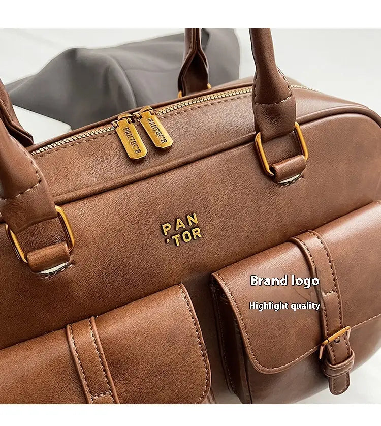 Polyester Crossbody -veske med valgfri anheng og ytre spaltelomme