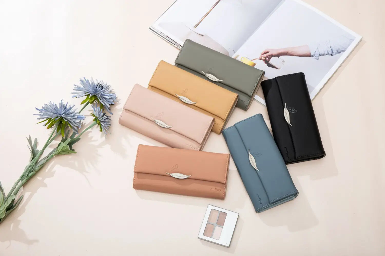 Pomarańczowa skórzana torebka z poliestrową podszewką na codzienne