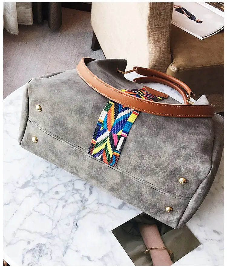 Summer Commute Female Bag with Multiple Pockets and Simple Design
