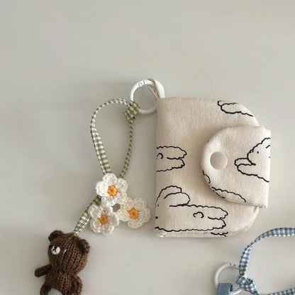 Flowers Lining Canvas Coin Pouch for Men and Women in the United States - Cute Daisy Purse Wallets with a Floral Flair