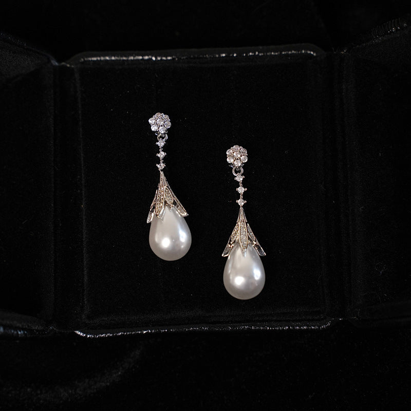 French Style Classic Retro High-grade Light Luxury Temperament Shining Water Drop Pearl Earrings - Dazzle Like a French