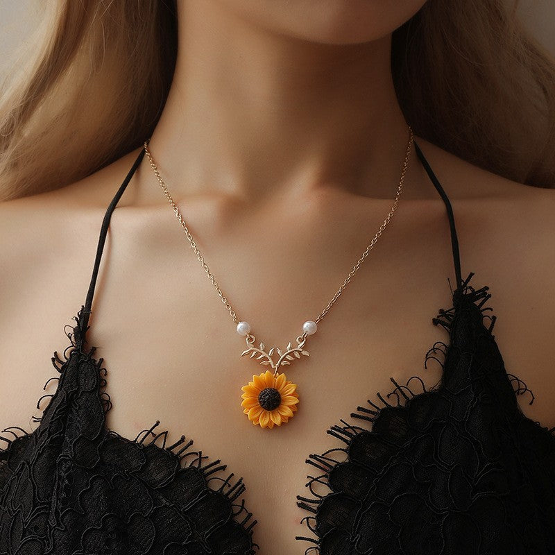 Fresh Sweet And Lovely Sunflower Pearl Necklace Sunflower Pendant Collarbone Chain Women’s Necklace - Fresh Sunflower