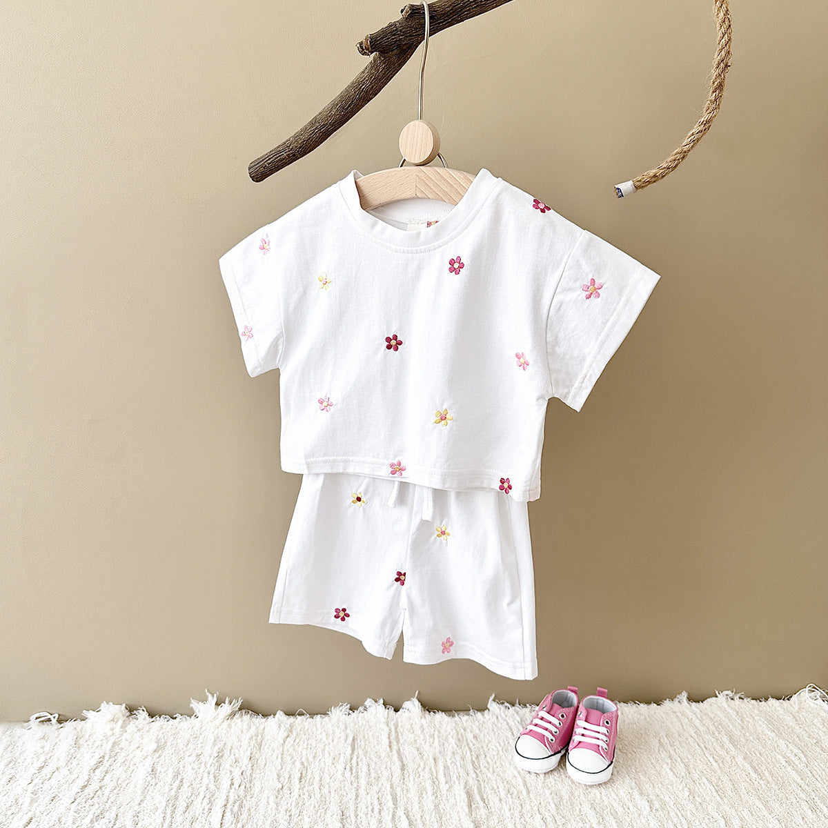 Girls’ Floral T-shirt Comfortable All-match Suit - Floral Fun for Tiny Tots in Comfy Style