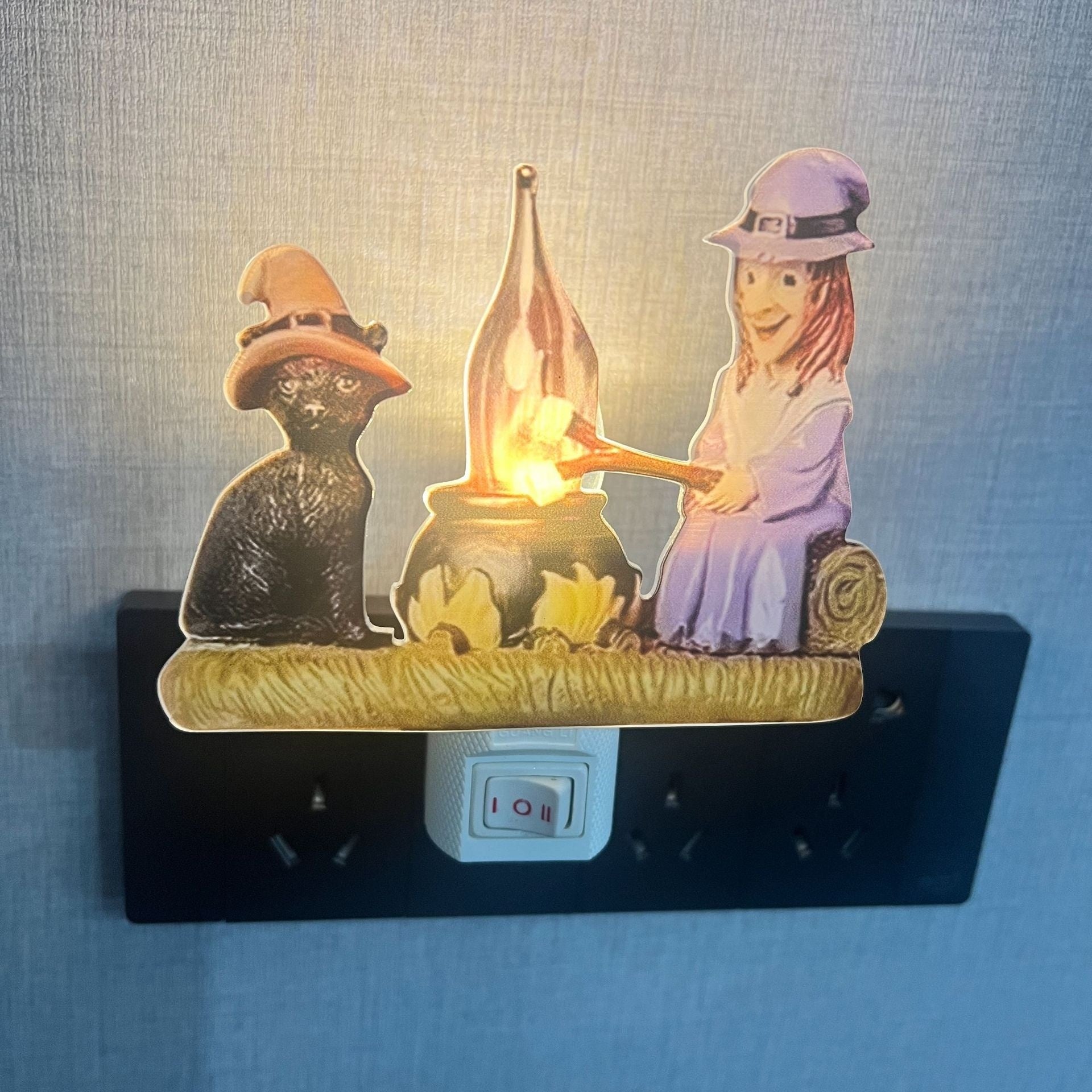 Halloween Ghost Bonfire Light with Flashing and Small Effect - halloween ghost bonfire flashing small