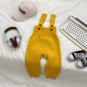 High-Waisted Bib Jumpsuit for Women with Solid Colors and Cotton Fabric - Knitted Tiny Fashion Icons knitted bib