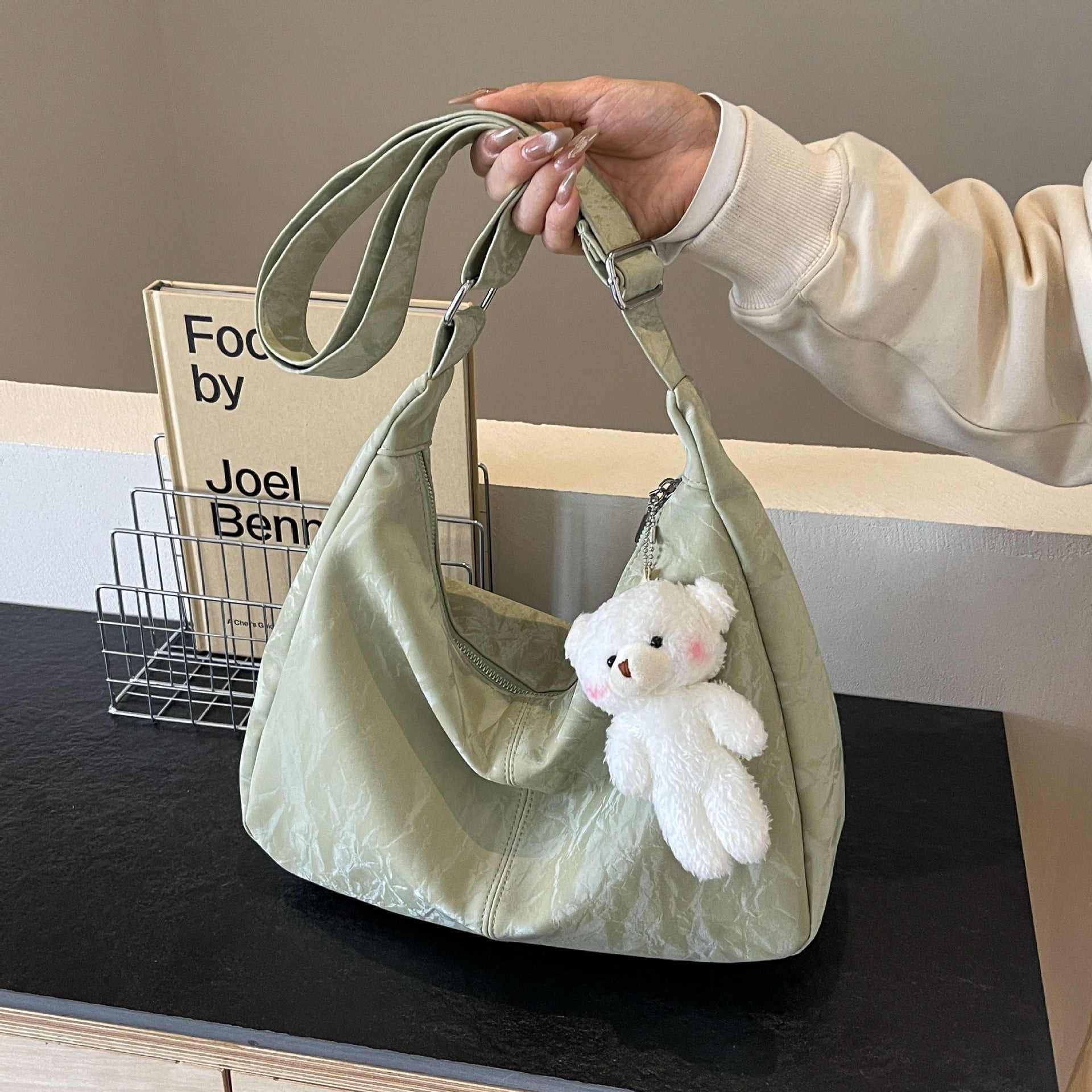 Large Capacity Polyester Shoulder Bag with Water Tank Dumpling Shape for United States - united states chf large