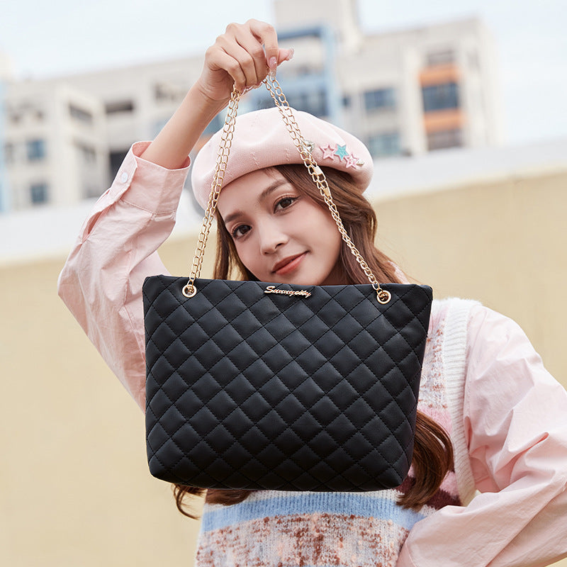 Large Capacity Shoulder Bag with Niche Rhombus Chain and Synthetic Leather - niche rhombus chain large capacity shoulder