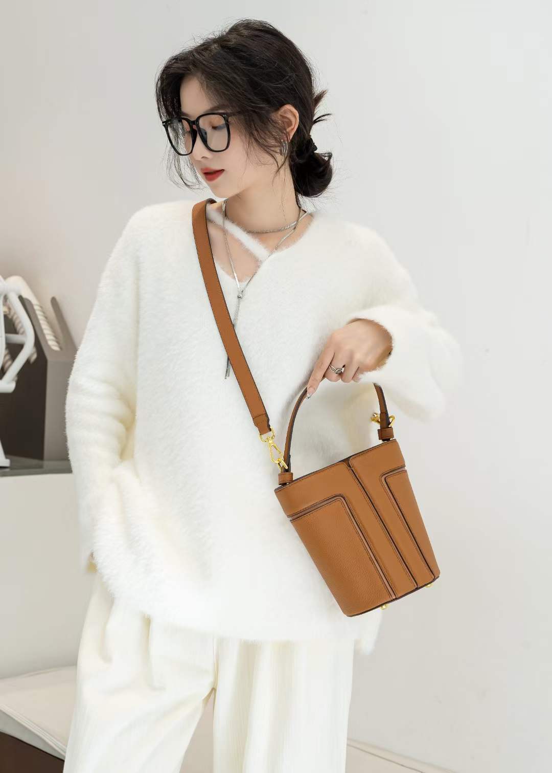 Large Capacity Tote with Layer Cowhide Trendy Leather in Multiple Colors - layer cowhide trendy large capacity tote