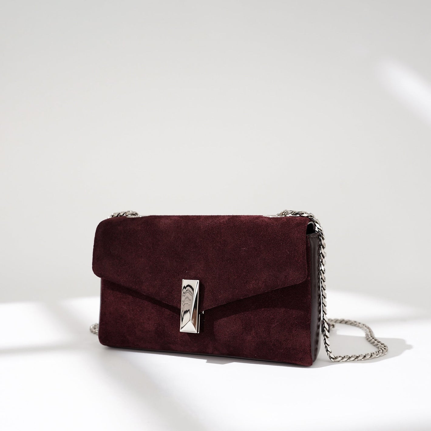 Leather Large Capacity Cowhide Bag with Sandwich Pocket and Adjustable Shoulder Strap - leather large capacity cowhide
