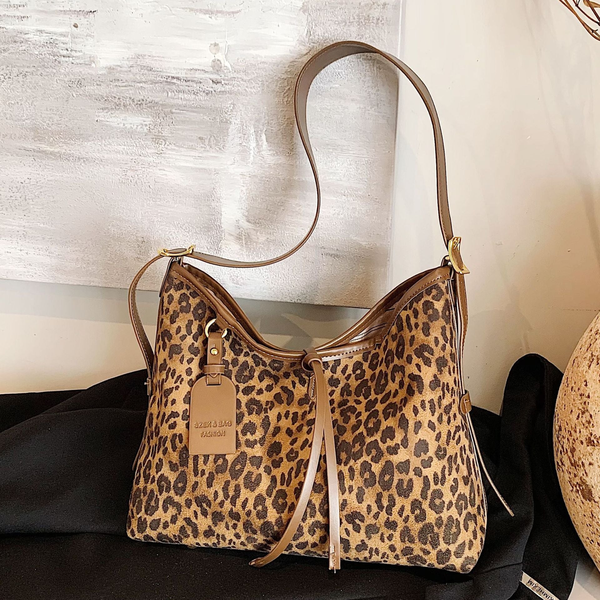Leopard Print Large Capacity Shoulder Messenger Bag for Daily - Teleplus leopard print large capacity shoulder