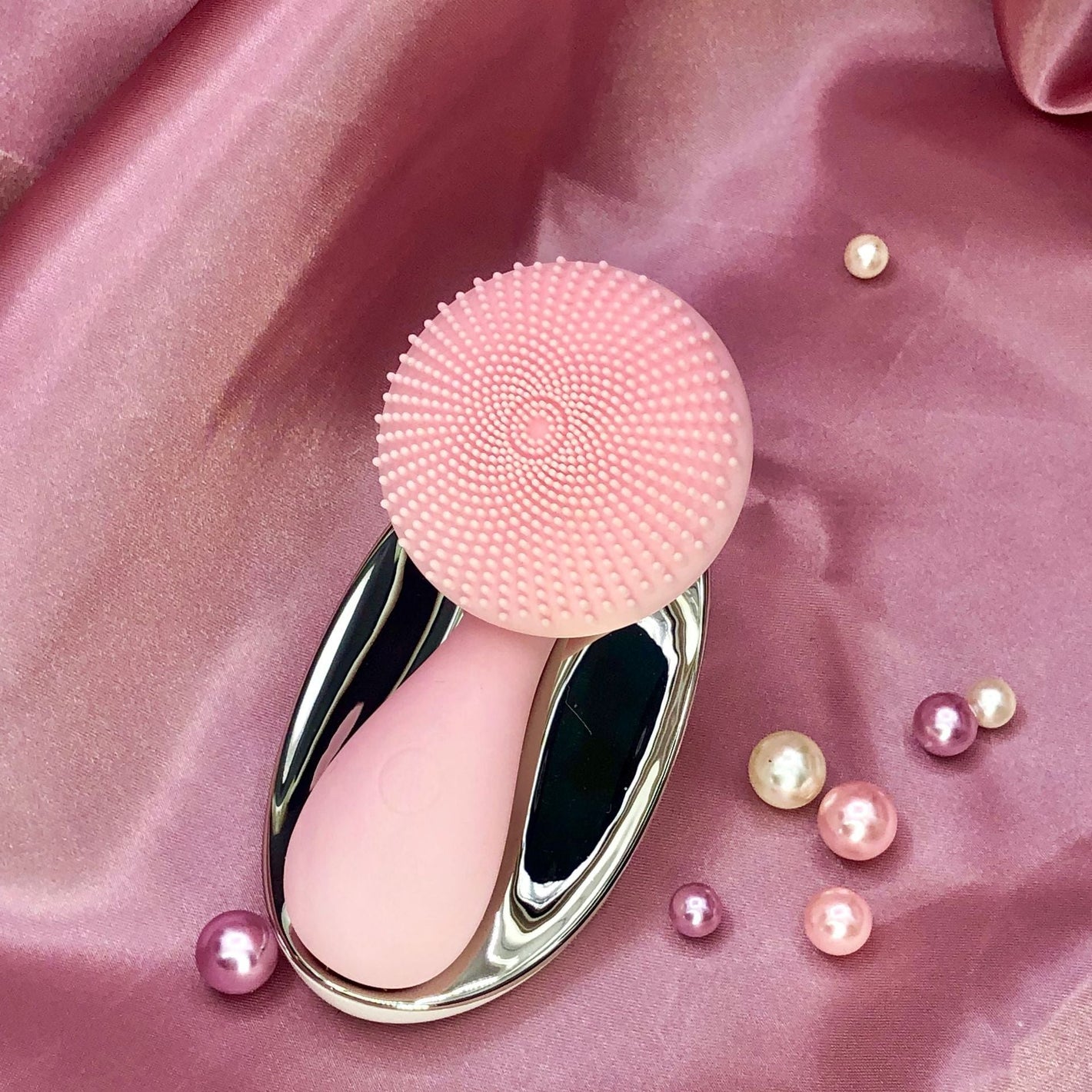 Magnetic Bead Rotating Silicone Facial Cleanser with Sonic Vibration and Rubbing - Fun magnetic bead rotating rubbing