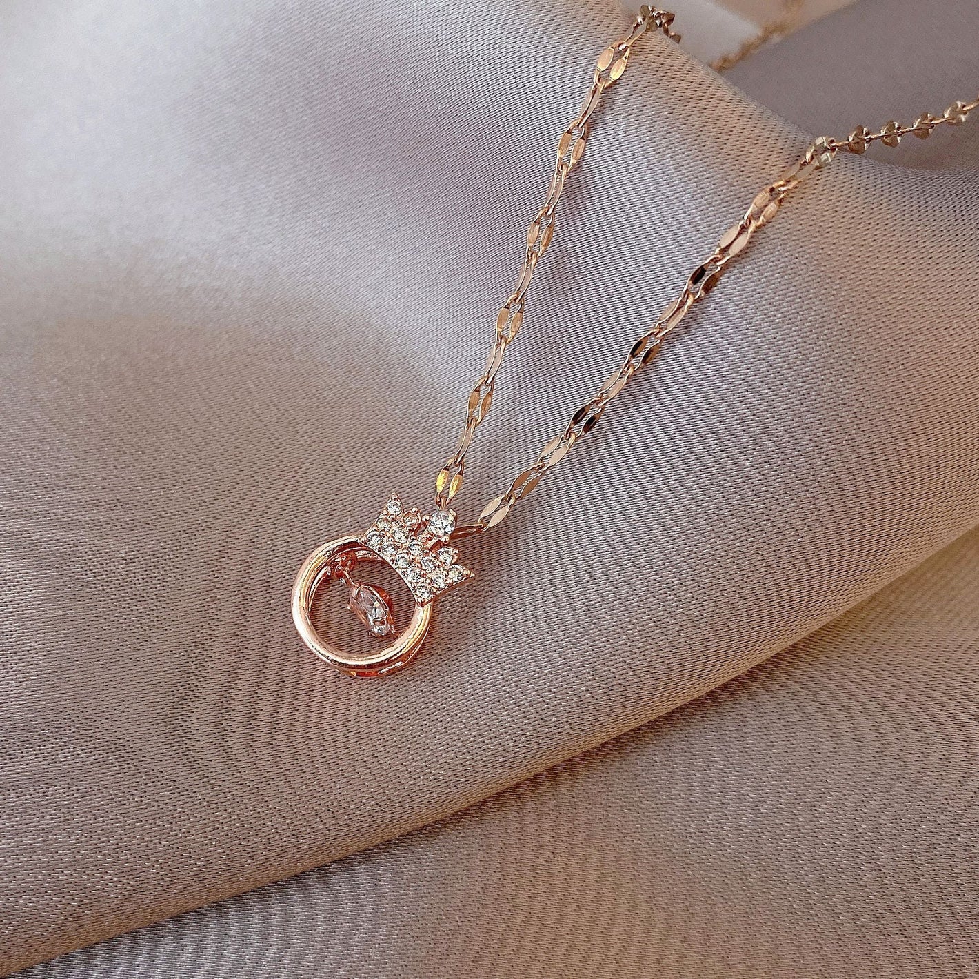 United States Crown Rose Gold Necklace Titanium Steel Pendant Chain for Women - X0278 in Design united states chf