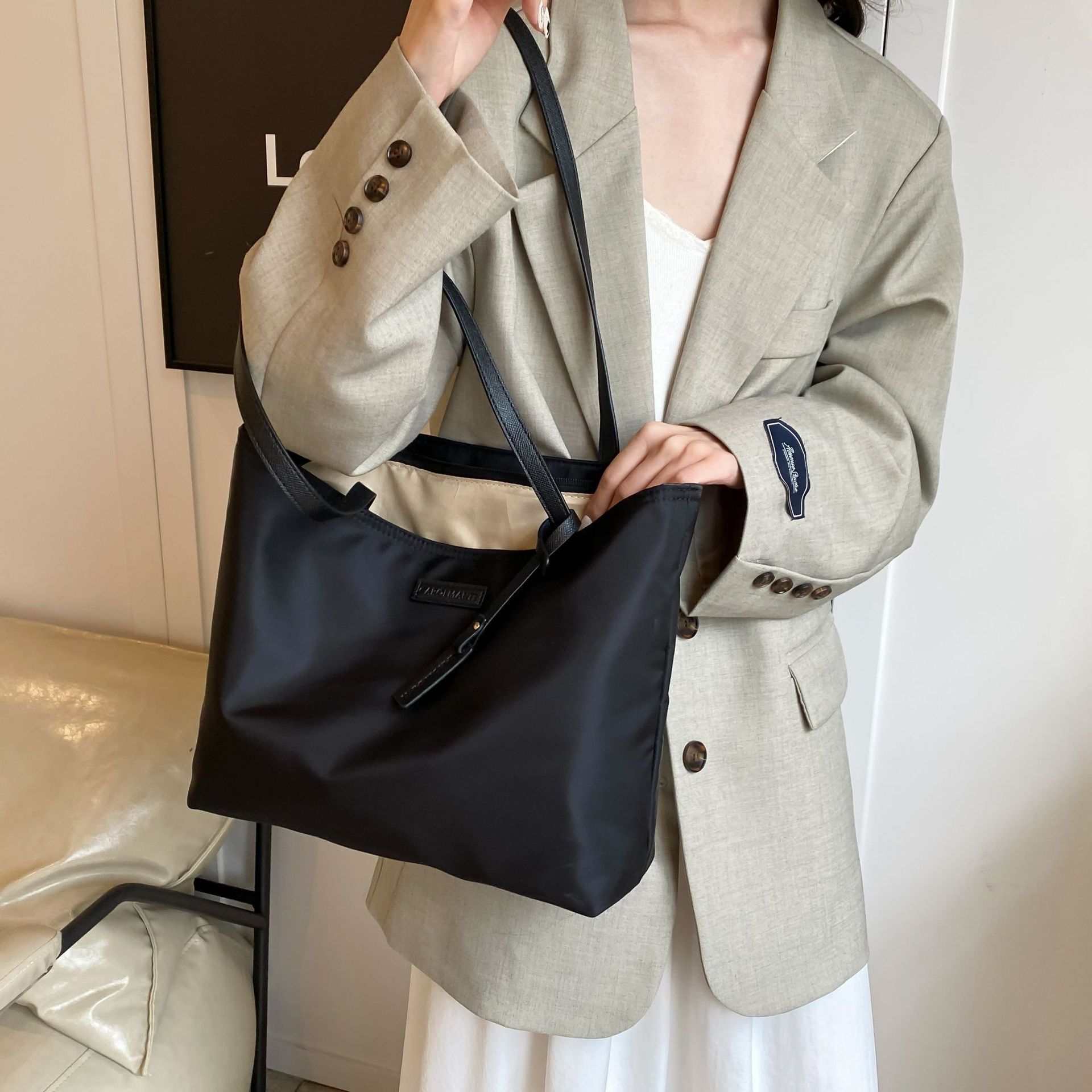 Oxford Cloth Travel Shoulder Bag with Zipper Pockets and Mobile Phone Holder - Teleplus