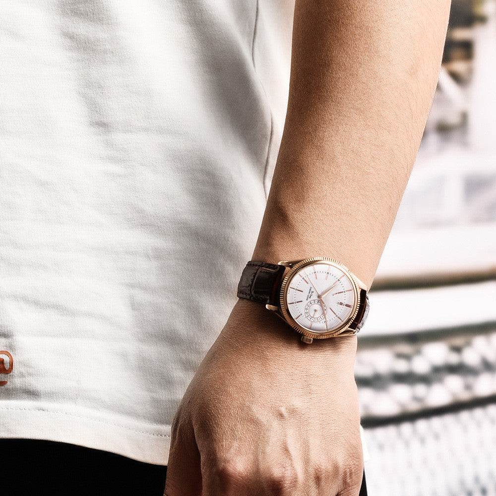 United States Quartz Watch with Calendar Display and Sapphire Crystal Glass - With Leather Strap 40mm Casual Dial