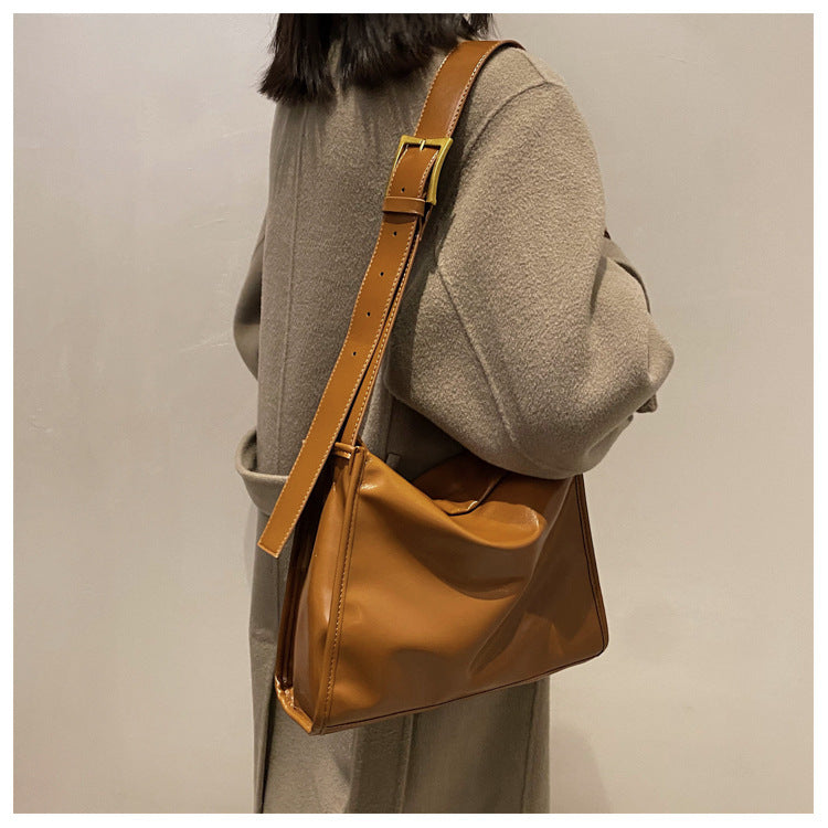 Retro Large Capacity Tote for Commuter Crossbody and Daily - Bag at Teleplus retro large capacity tote commuter