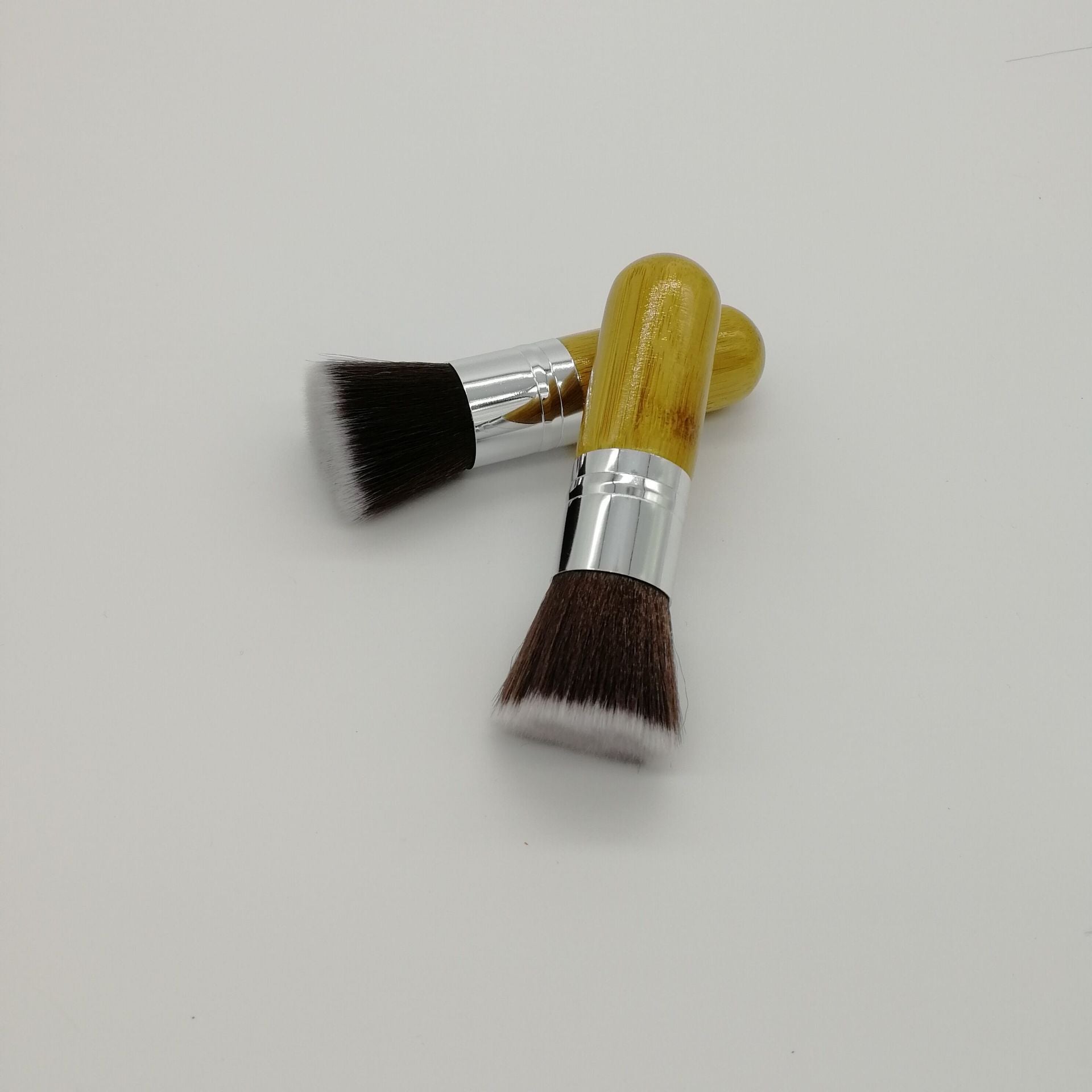 Single Blush Nylon Makeup Brush with Bamboo Handle for Precise Application - Teleplus single blush nylon hair bamboo