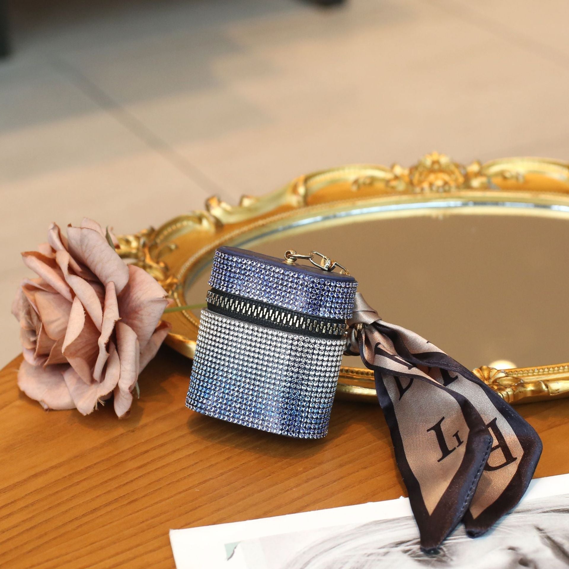 Solid Color PU Wallet for Men and Women Urban Style in the United States - Mini-Coin Purse with Diamonds Enthusiasts