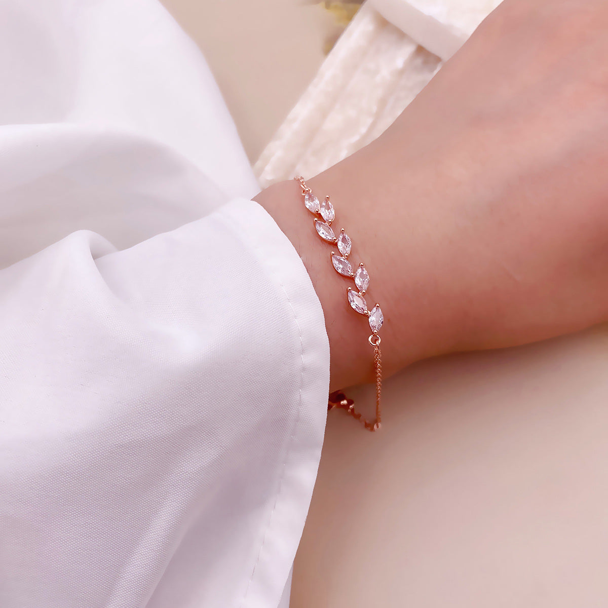 Special-interest Design High-grade New Zircon Leaf Bracelet - Special Interest High-Grade Zircon Leaf Bracelet