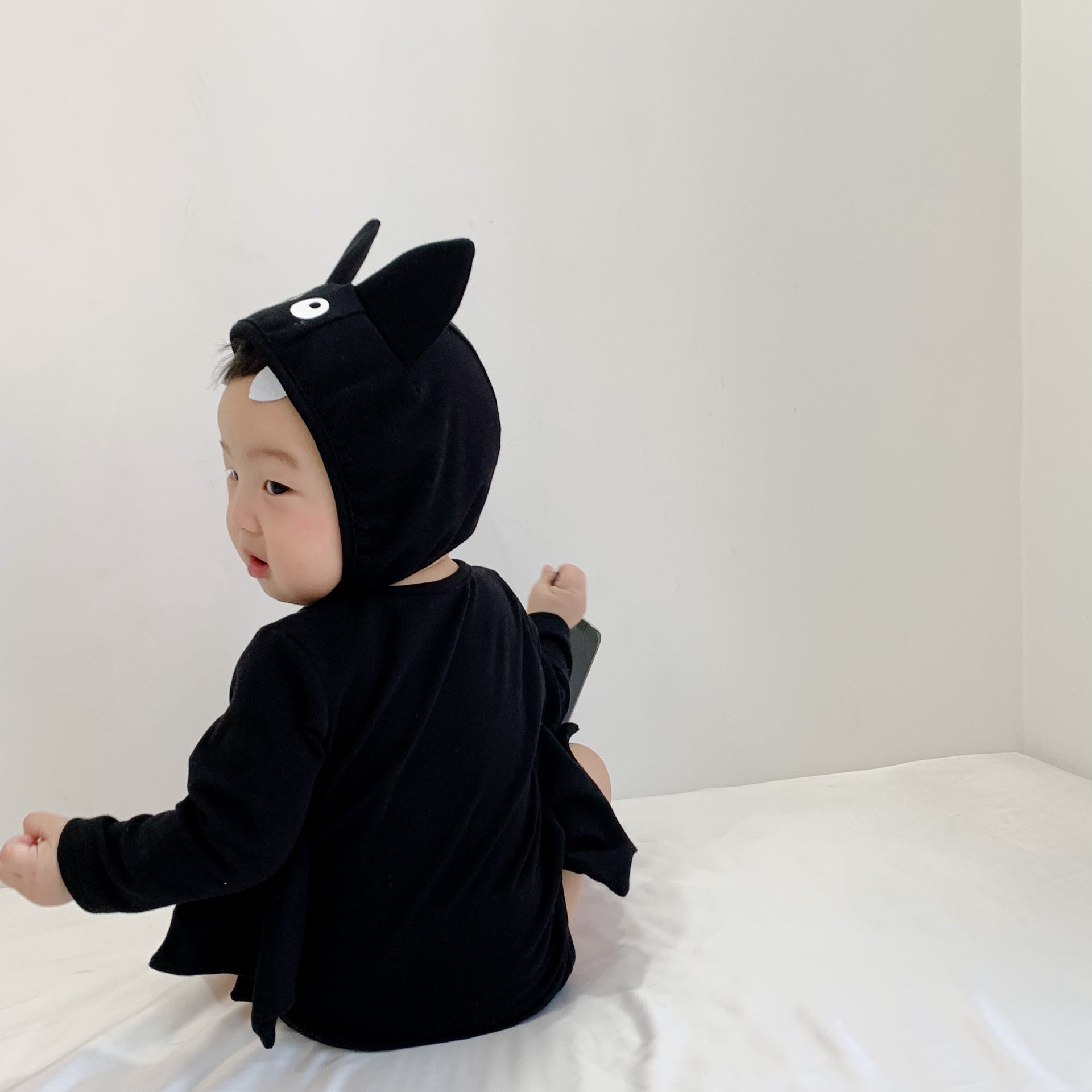 Style Halloween Baby Jumpsuit - Bat-tastic Jumpsuit for Your Tiny Halloween Hero