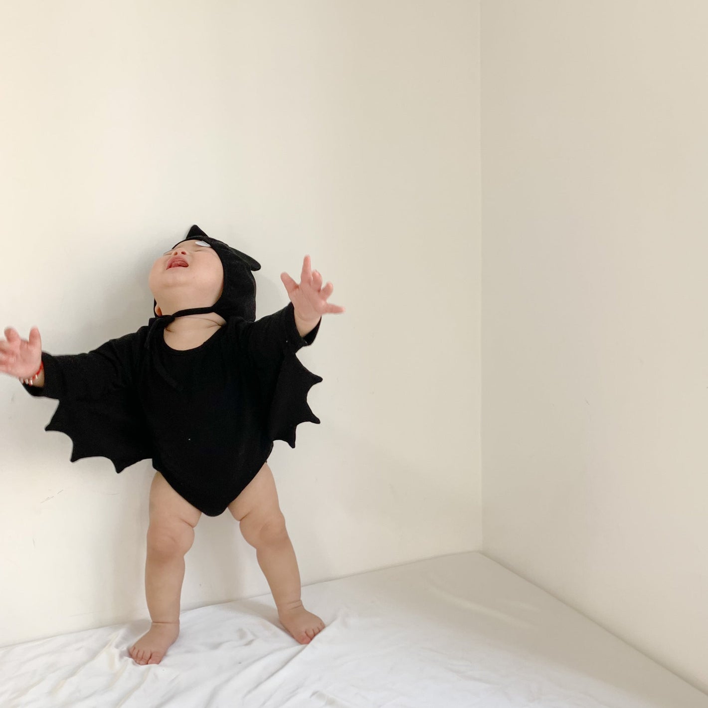 Style Halloween Baby Jumpsuit - Bat-tastic Jumpsuit for Your Tiny Halloween Hero