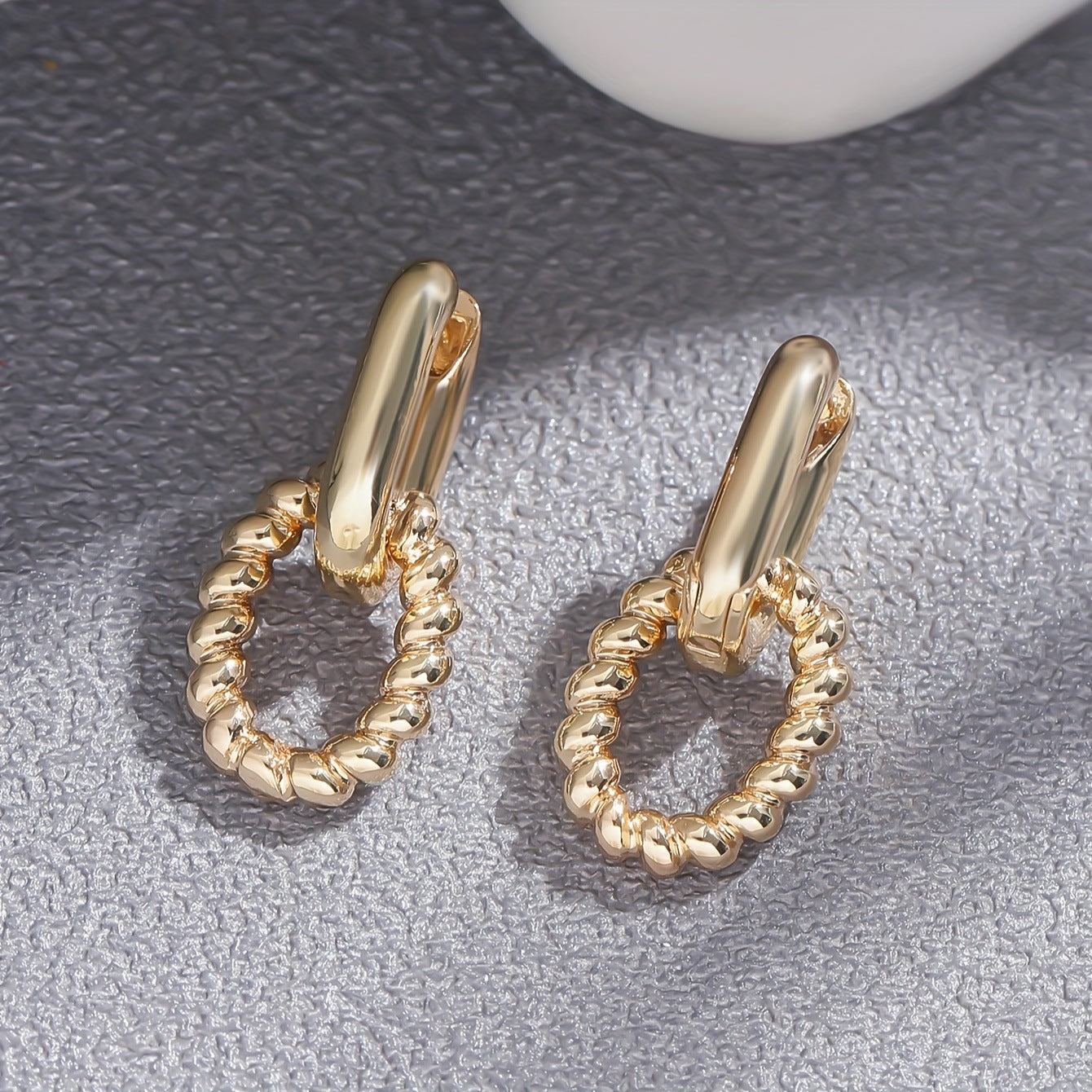 Temperament French Simplicity Twist Geometric Stitching Double-layer Texture Ear Clip Earrings Special-interest Design