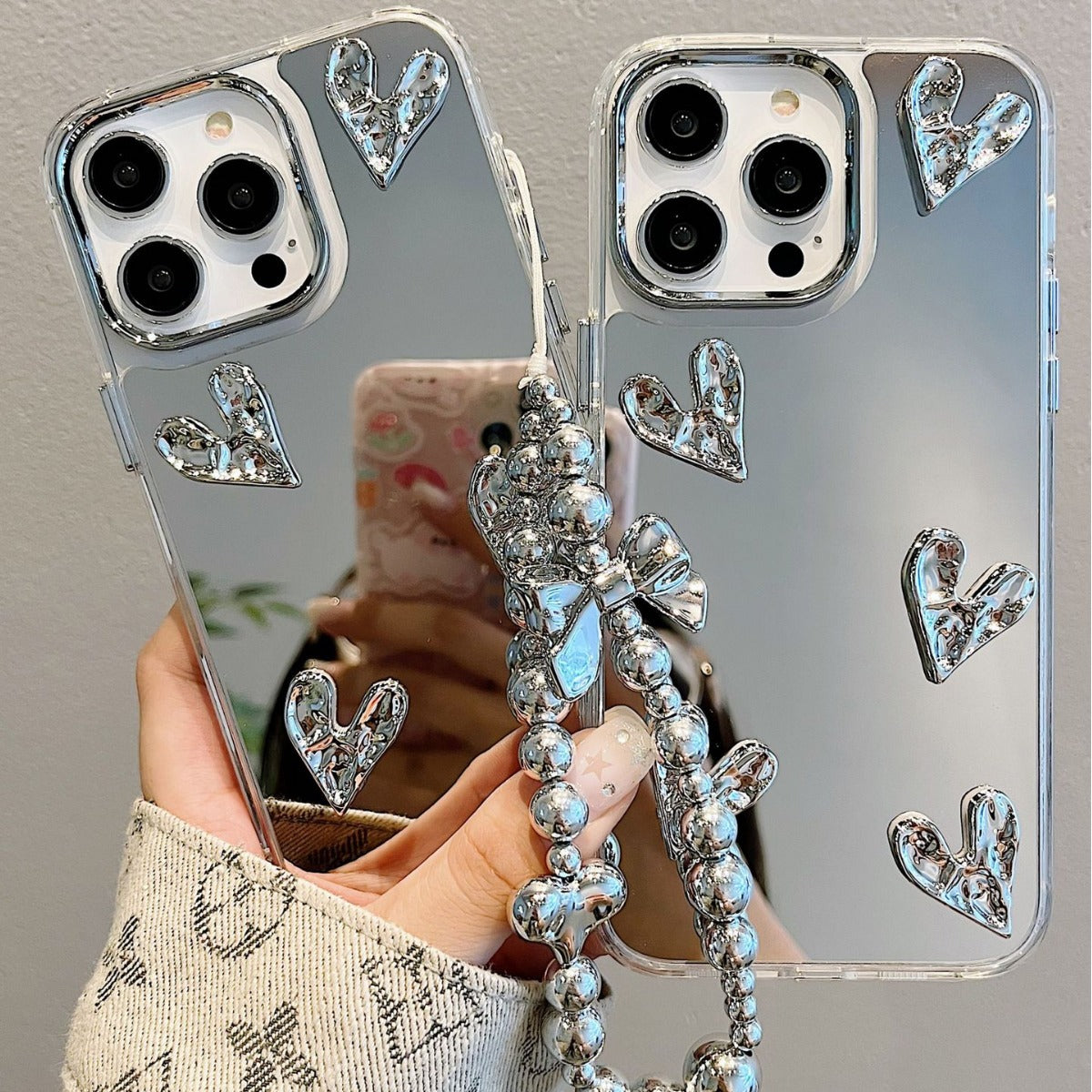 Three-Dimensional Five Hearts Electroplated Mirror Bracelet with Pleated Design - Teleplus three-dimensional five