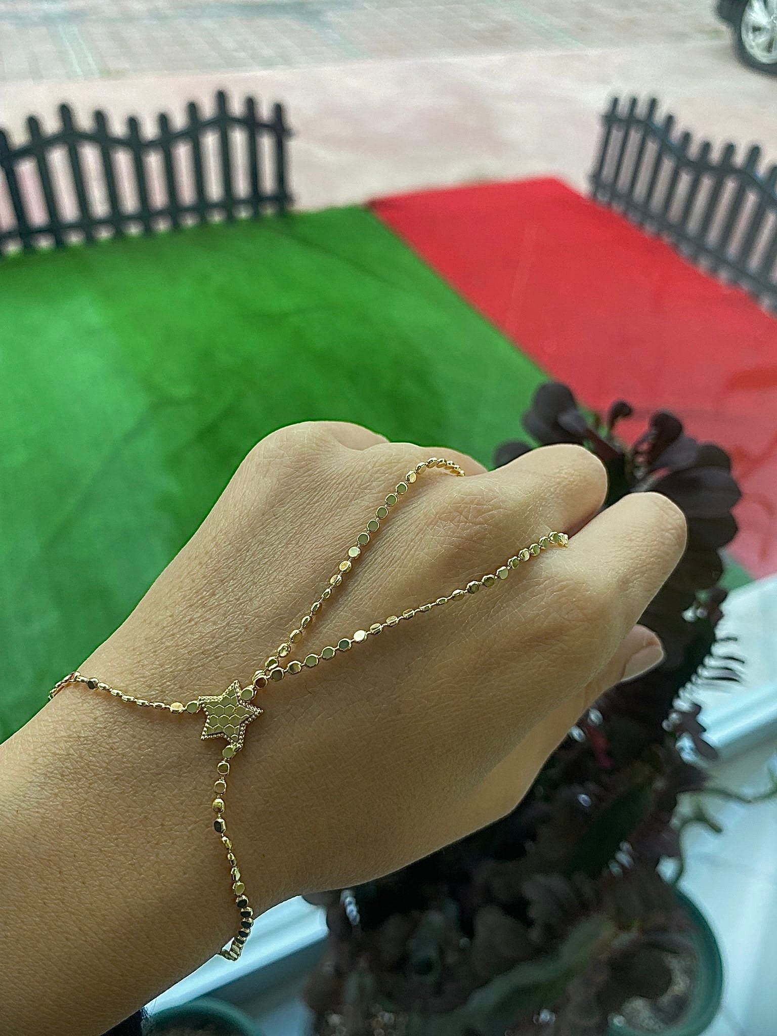 VIP Gold Sequin Star Hand Chain Bracelet Elegant Eastern Jewelry Accessory - Teleplus vip gold sequin star hand chain