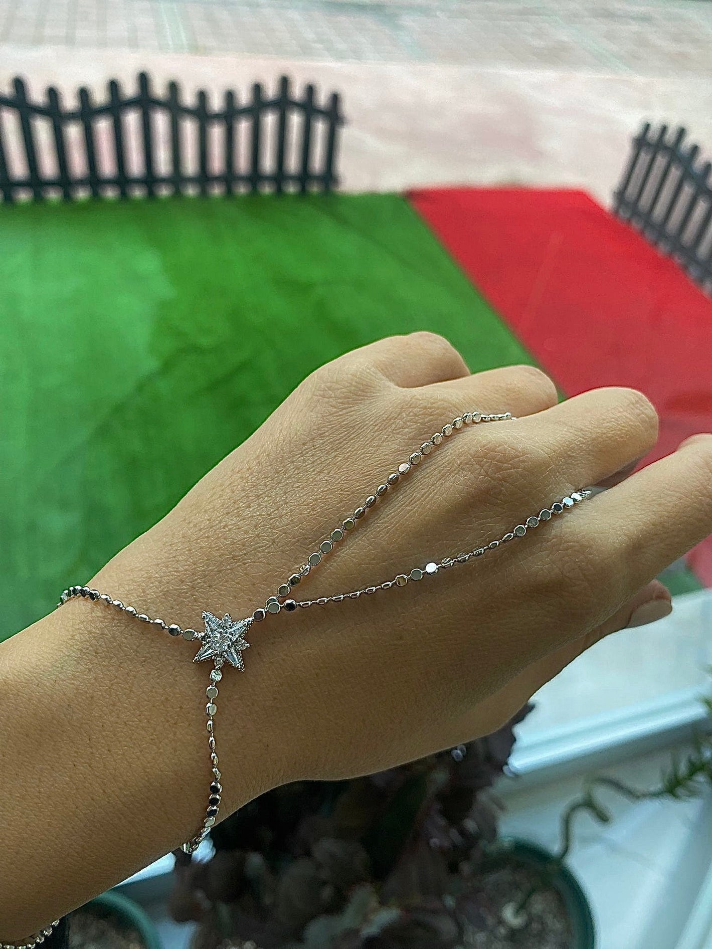 VIP Silver Sequin North Star Hand Chain Bracelet Elegant Sparkling Jewelry - Teleplus north star vip silver sequin hand